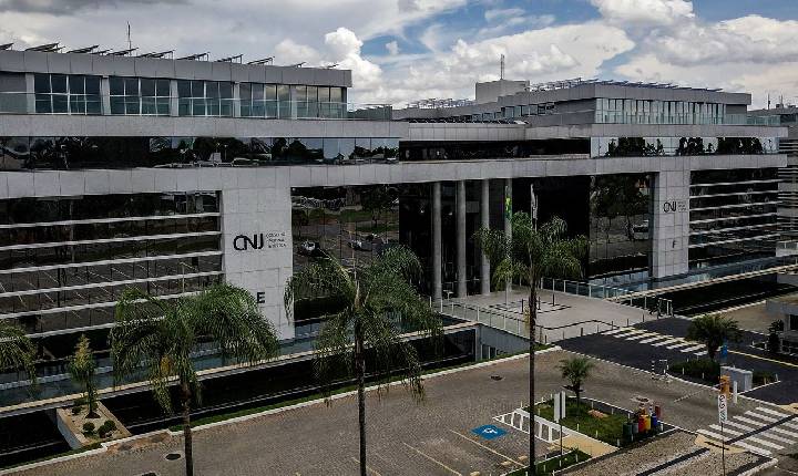 CNJ acaba com aposentadoria compulsória como punição máxima para juiz