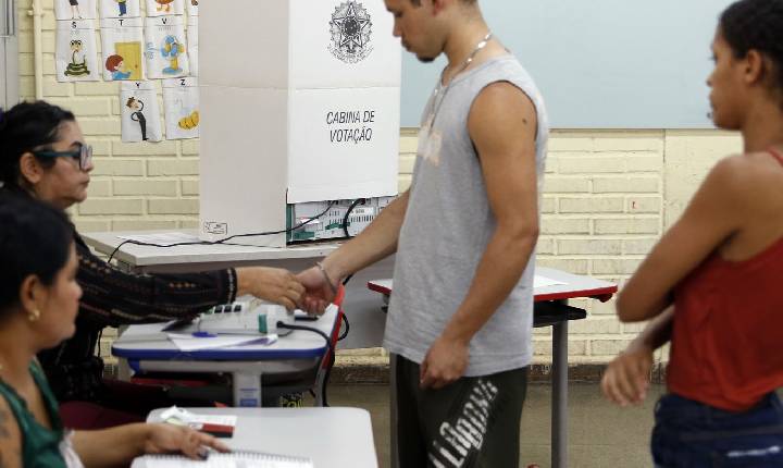 Com envelhecimento da população, eleitorado jovem recua 22% em 16 anos