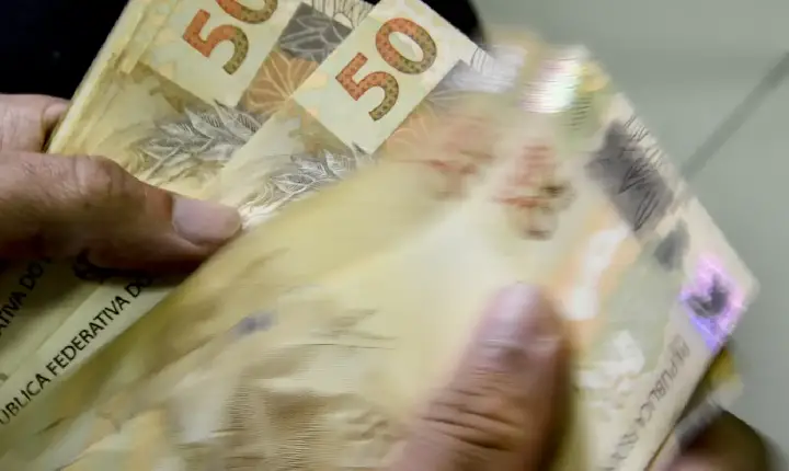 Fazenda eleva projeção de inflação para 2026 com alta do petróleo