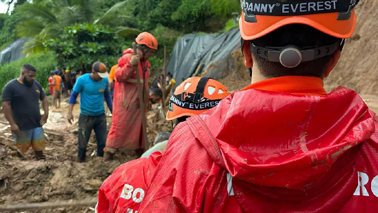GOVERNO DE PE DECRETA SITUAÇÃO DE EMERGÊNCIA EM 27 MUNICÍPIOS ATINGIDOS PELAS CHUVAS