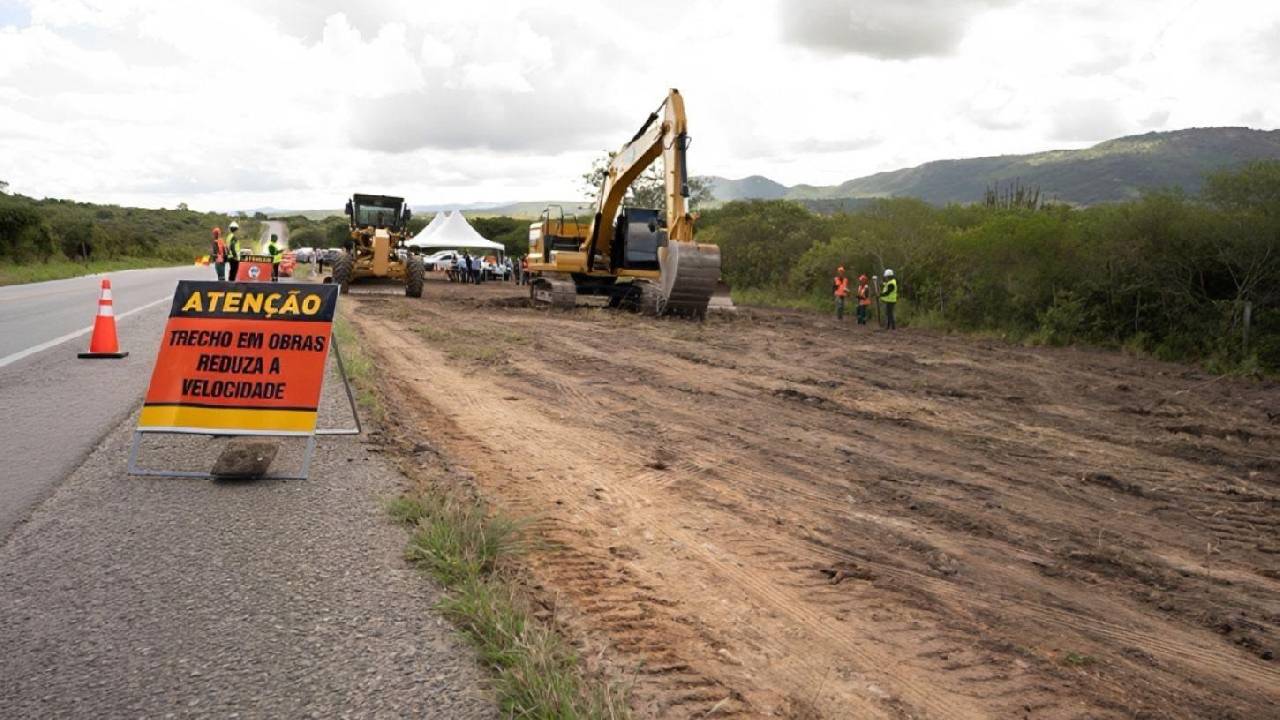 GOVERNO DE PE INICIA OBRAS DA DUPLICAÇÃO DA BR-232 ENTRE SÃO CAETANO E BELO JARDIM, NO AGRESTE.
