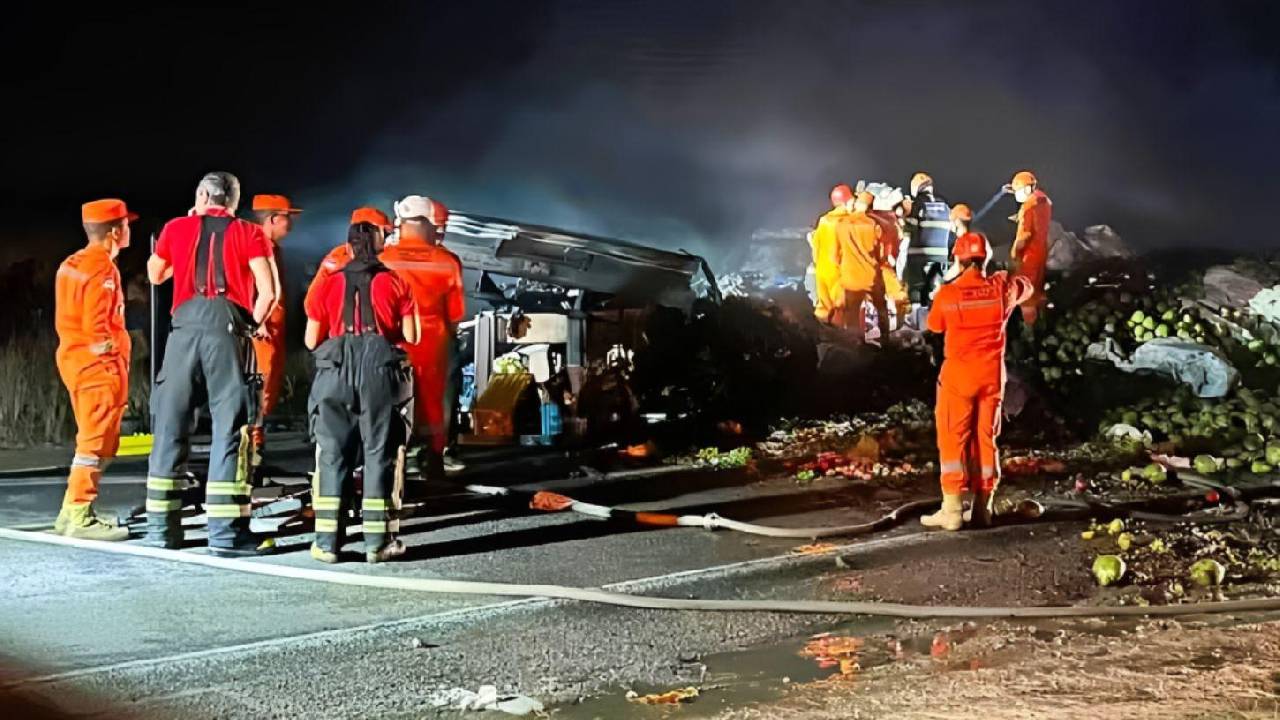 MOTORISTA MORRE CARBONIZADO APÓS COLISÃO ENTRE CAMINHÕES NA BR-316, EM BELÉM DO SÃO FRANCISCO, PE