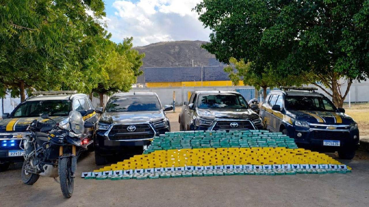PRF APREENDE QUASE MEIA TONELADA DE COCAÍNA E PASTA BASE EM SALGUEIRO, PE
