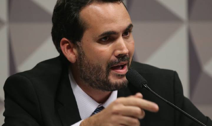 Subsídio de R$ 0,35 ao diesel não será retomado, diz ministro