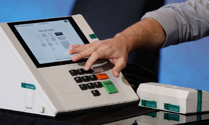 Totalização dos votos é aberta, auditável e segura, diz TSE