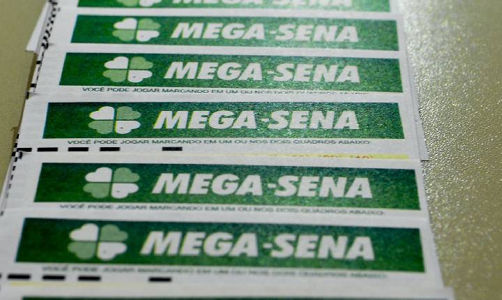 Veja os números da mega-sena sorteados neste sábado (4)