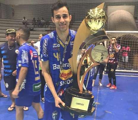 L&eacute;o Caf&eacute;