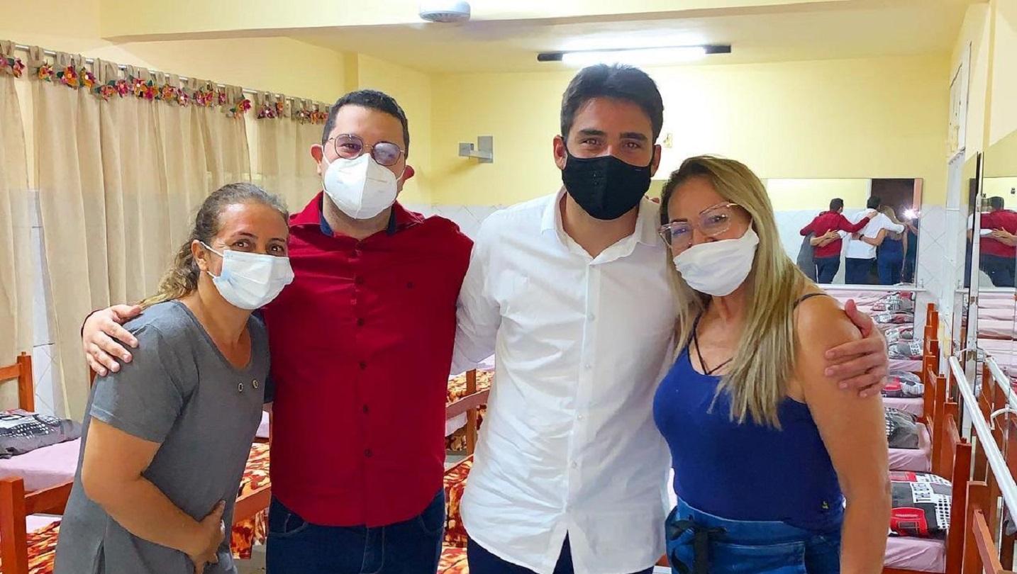 Vice-prefeito de Cabrobó, Dr. Lucas Novaes, visita casa de apoio aos pacientes cabroboenses em Recife.