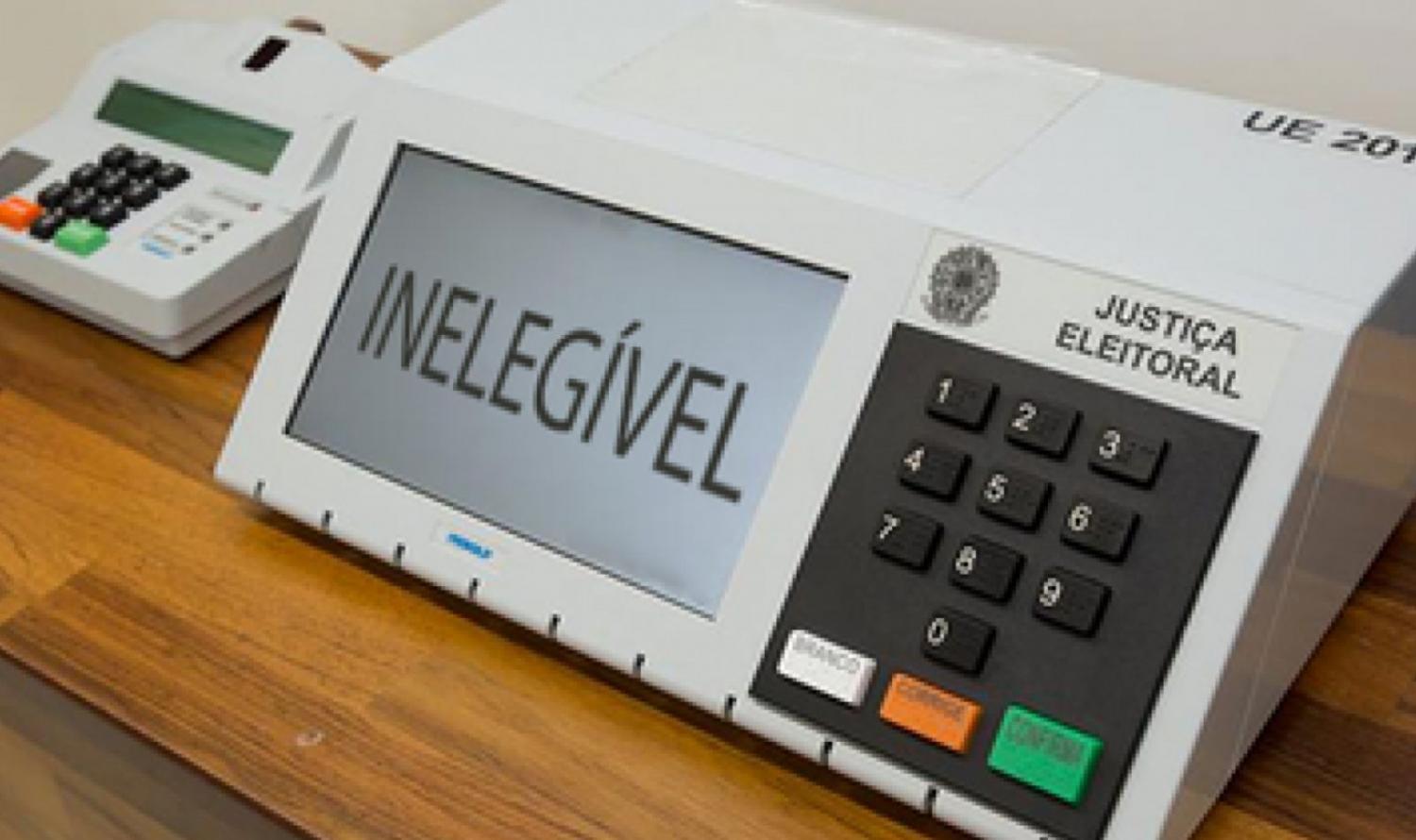 Presidente Bolsonaro sanciona lei da inelegibilidade.