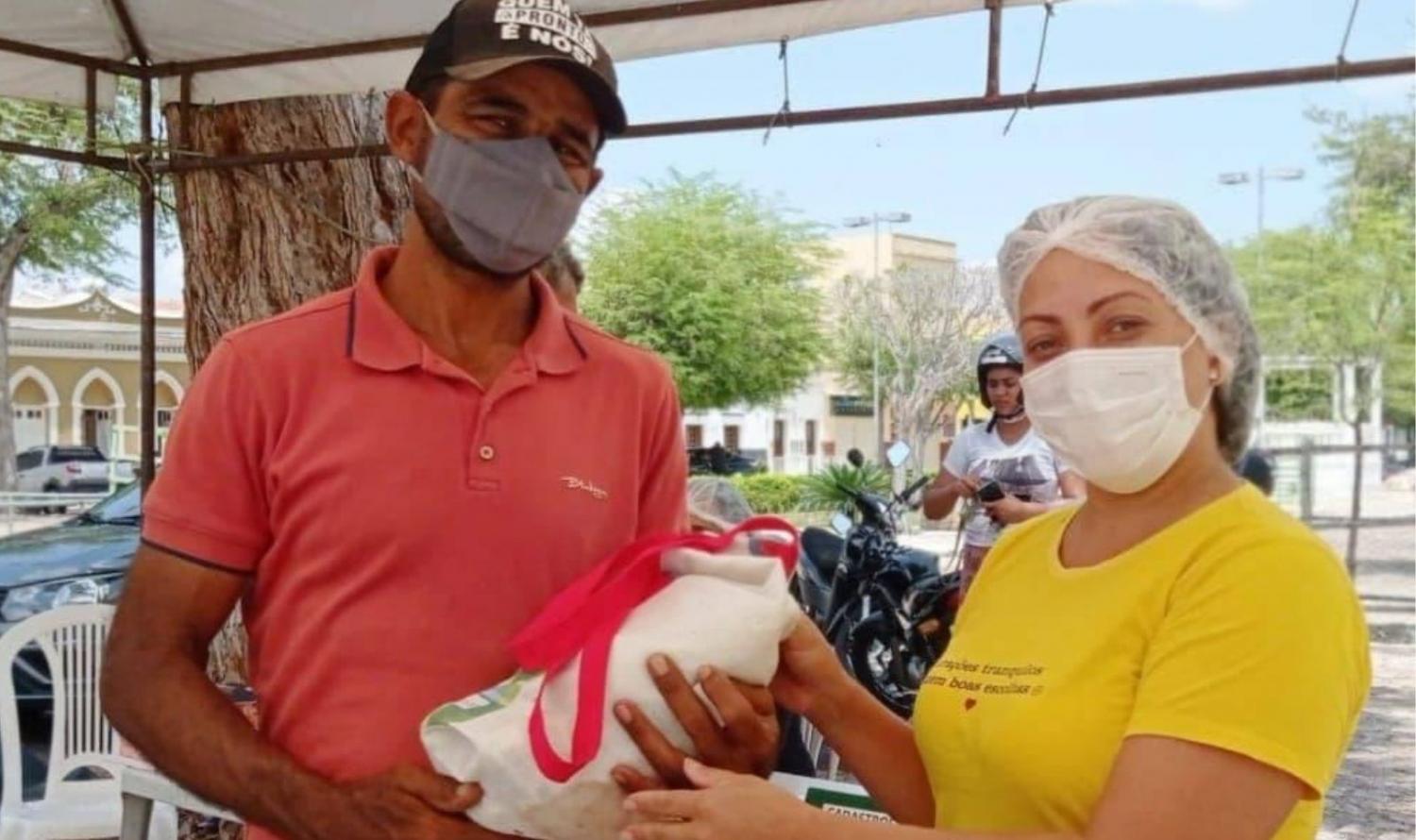 Famílias de Floresta são beneficiadas com o Programa Leite de Todos