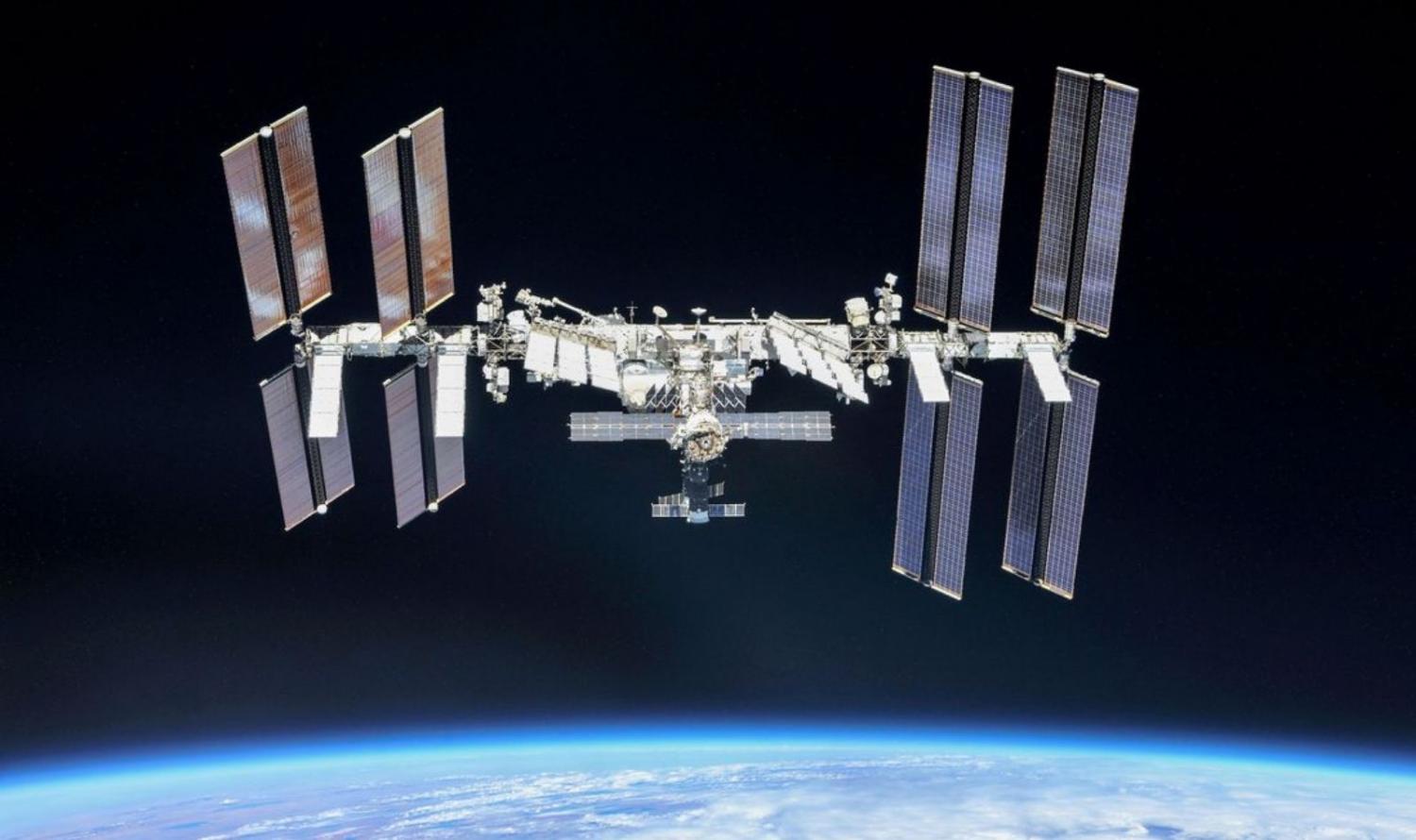 Estação Espacial faz manobra para se desviar de lixo
