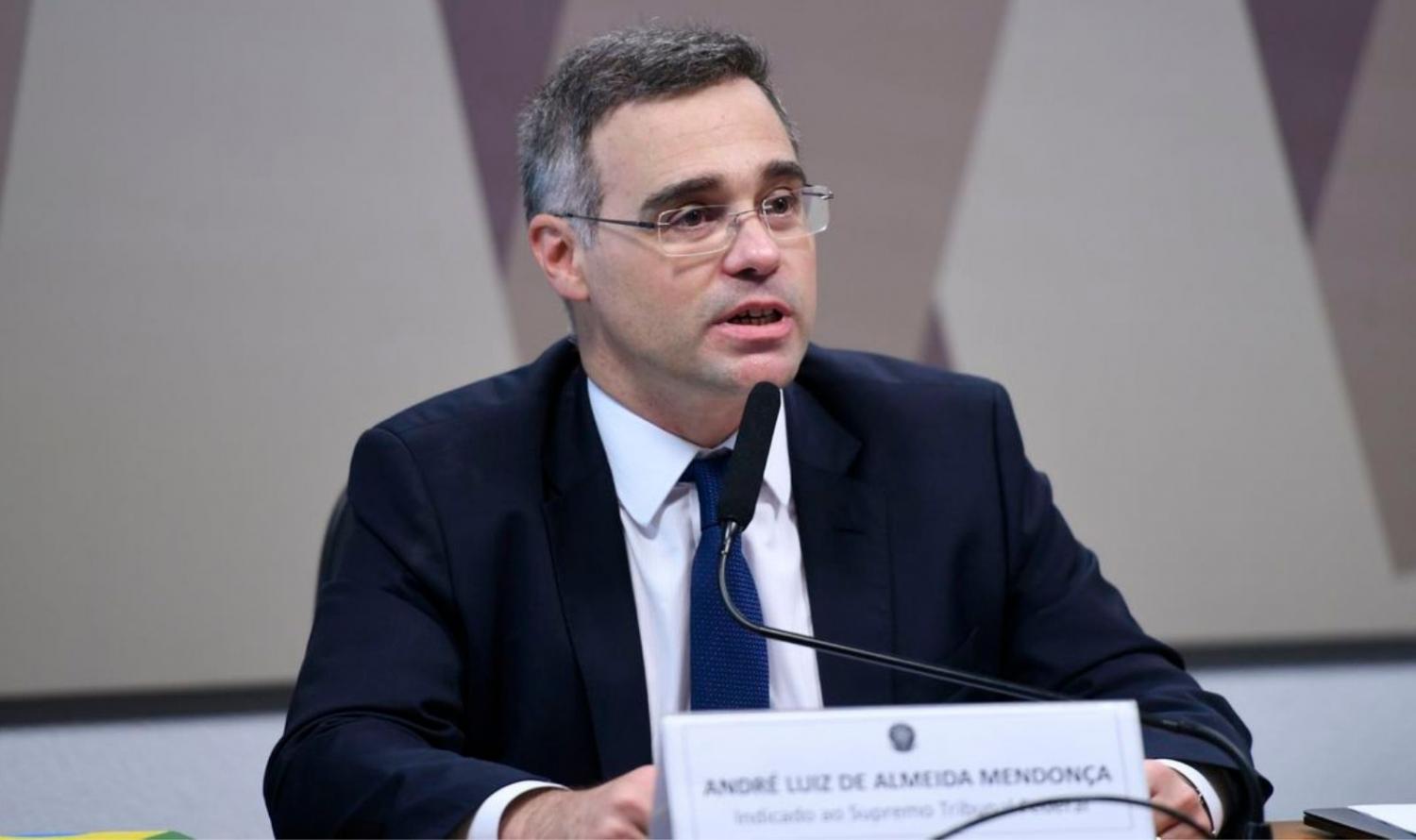Plenário do Senado aprova indicação de André Mendonça ao STF