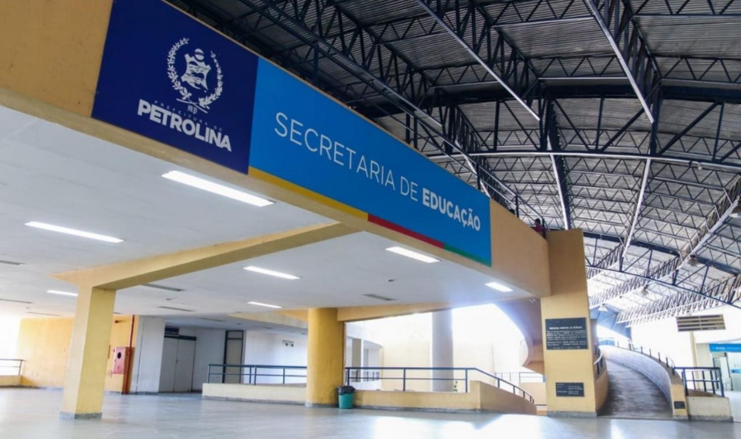 Prefeitura de Petrolina abre processo seletivo com mais de 300 vagas para área da Educação