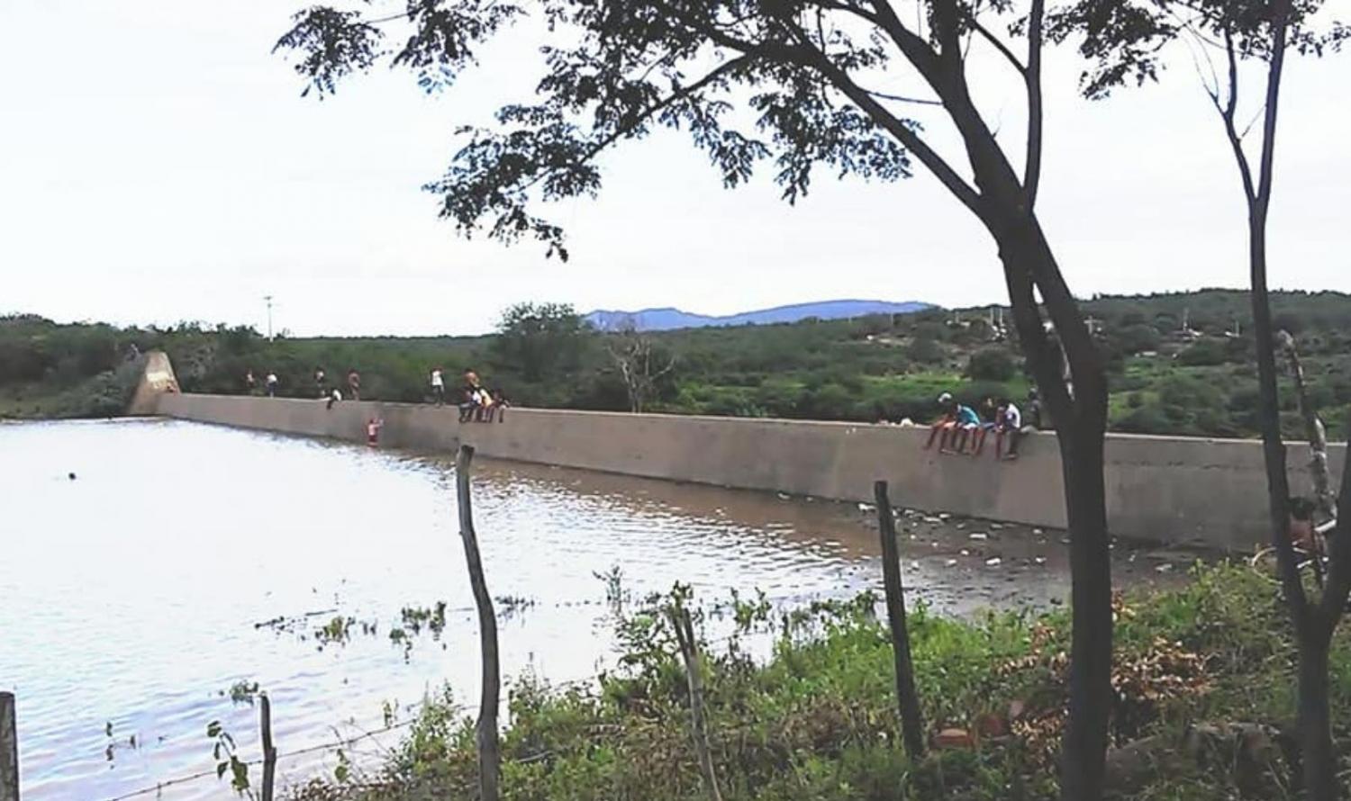 Governo de PE publica novo edital para contratação da empresa para obras de recuperação de barragem em Terra Nova, PE