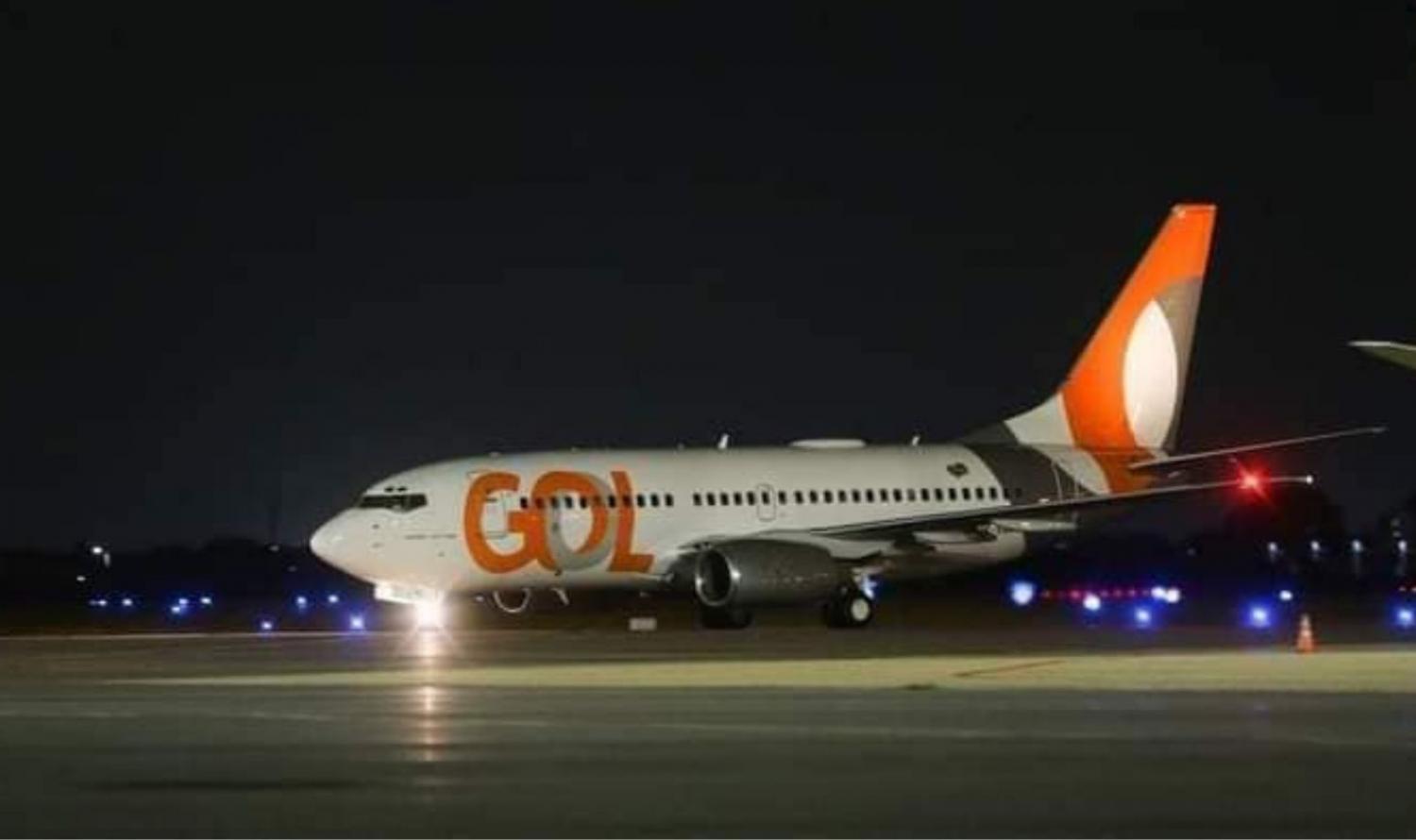 Motor de avião da Gol para de funcionar e piloto faz pouso de emergência em Petrolina, PE