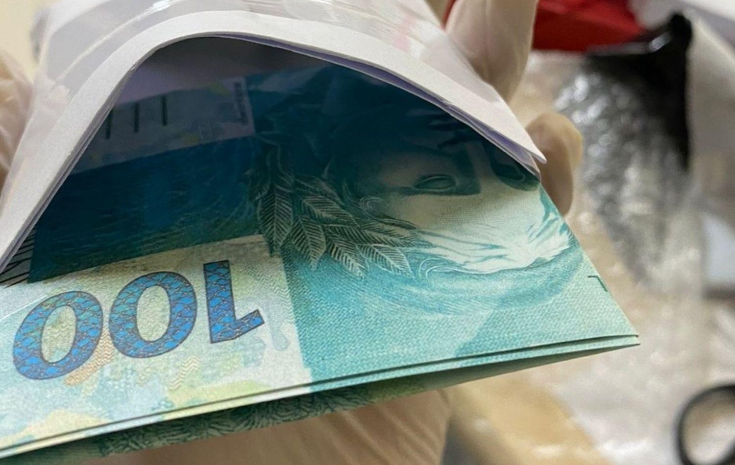 PF prende jovem de 18 anos pelo crime de moeda falsa, em Serra Talhada, PE