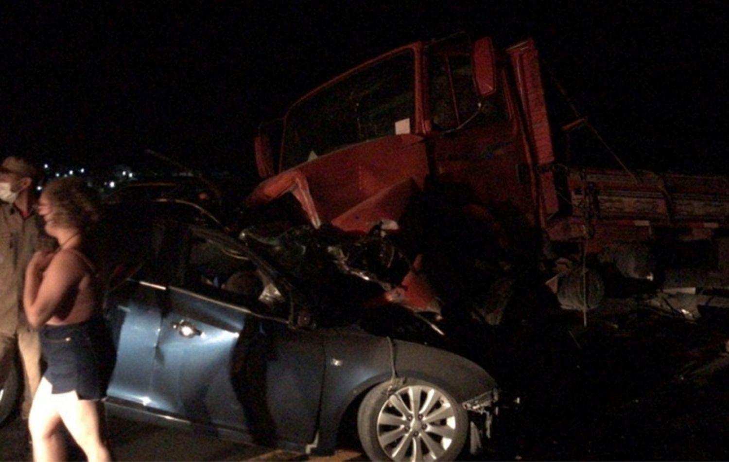 Três homens morrem em acidente na BR-232, em Arcoverde, PE