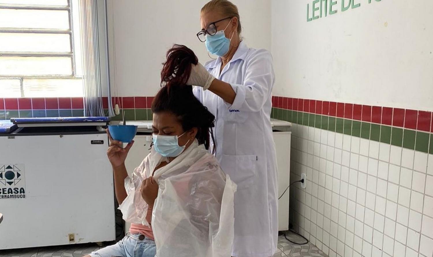 Cabrobó: Alunas do curso Cabeleireiro Assistente realiza ação beneficente na Subestação