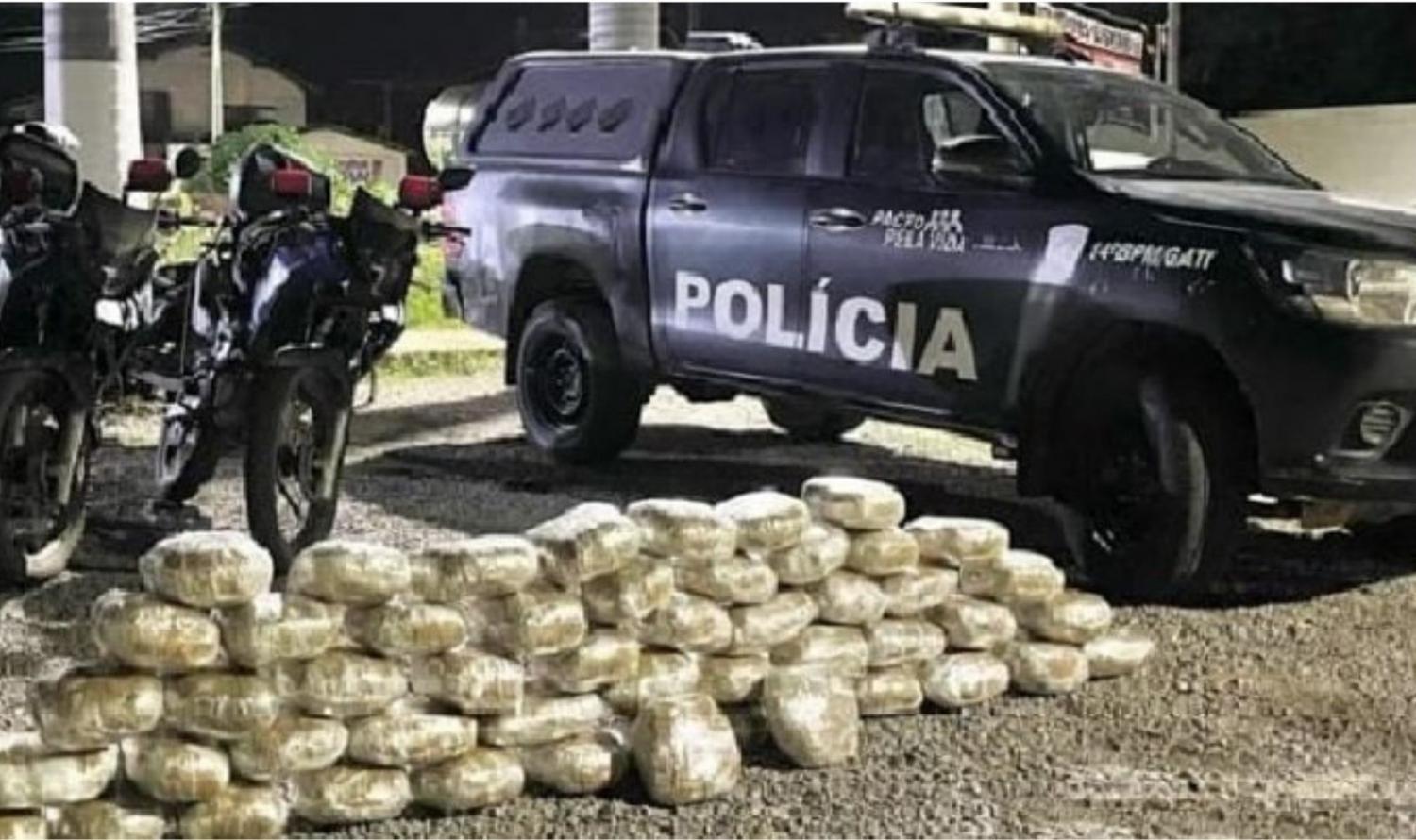 Homem é preso com mais de 54 kg de maconha em carro roubado, em Serra Talhada, PE