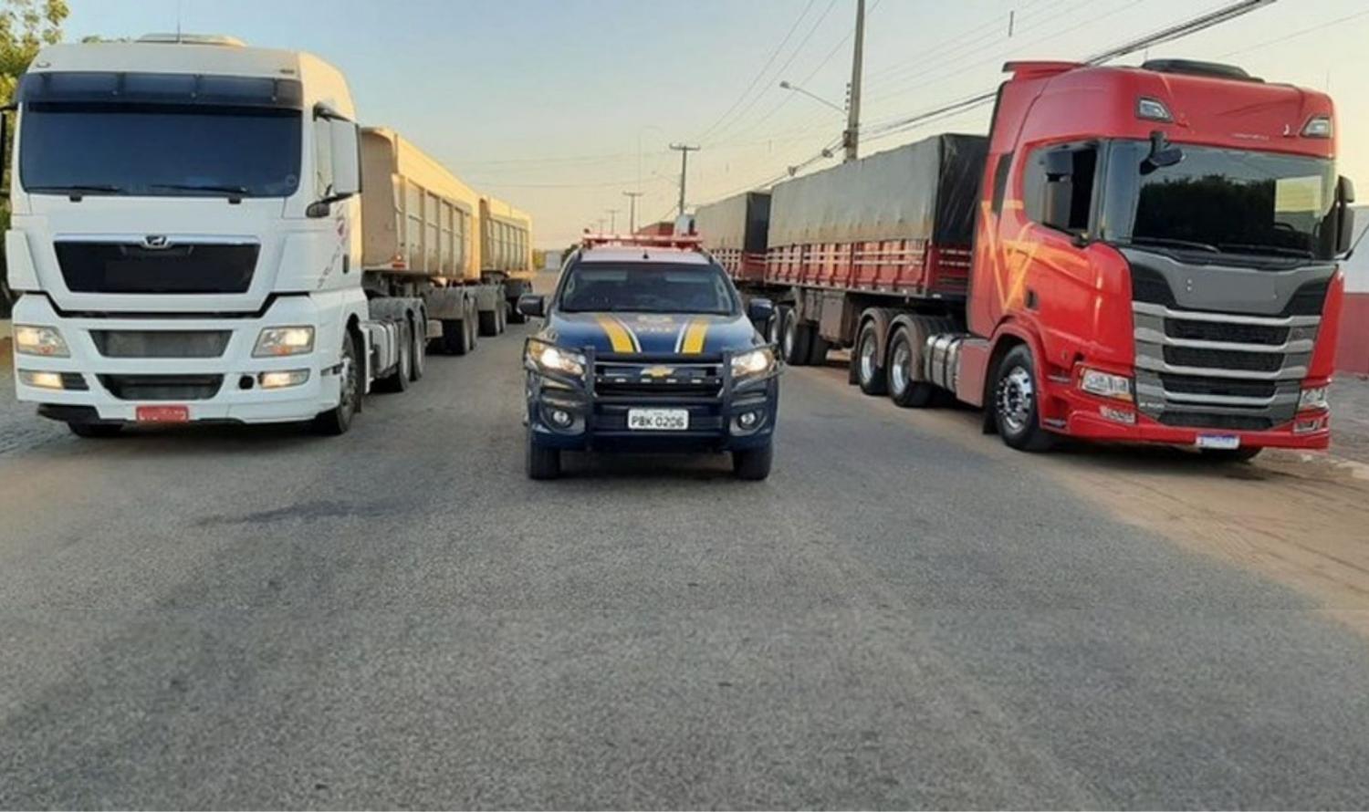 PRF registra 100 toneladas de excesso de peso durante fiscalização em Petrolina, PE