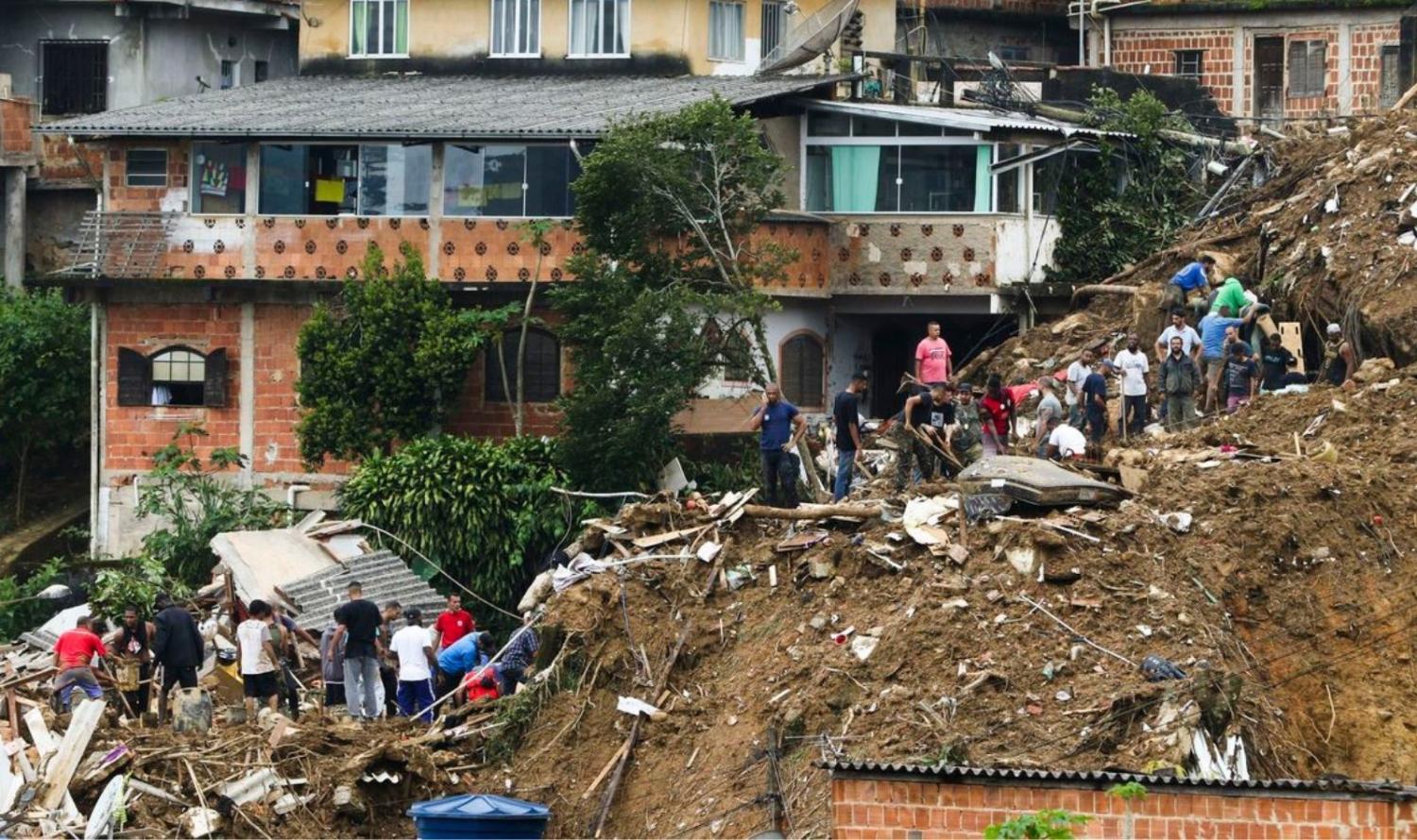 RJ: Mortes pela chuva em Petrópolis chegam a 120