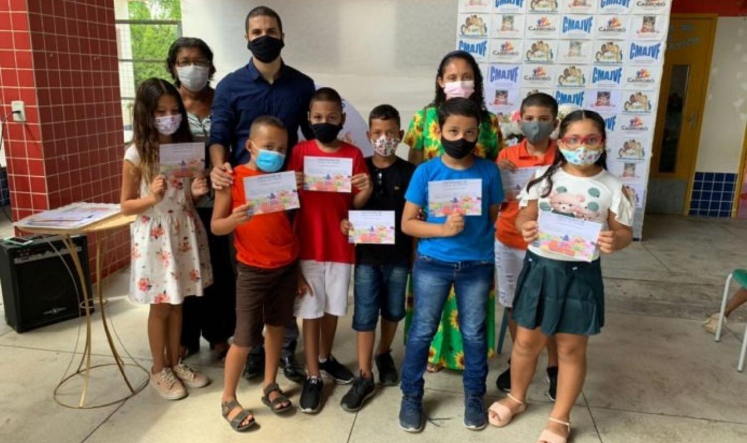 Secretaria de Educação de Cabrobó realiza entrega de certificados e formação de professores