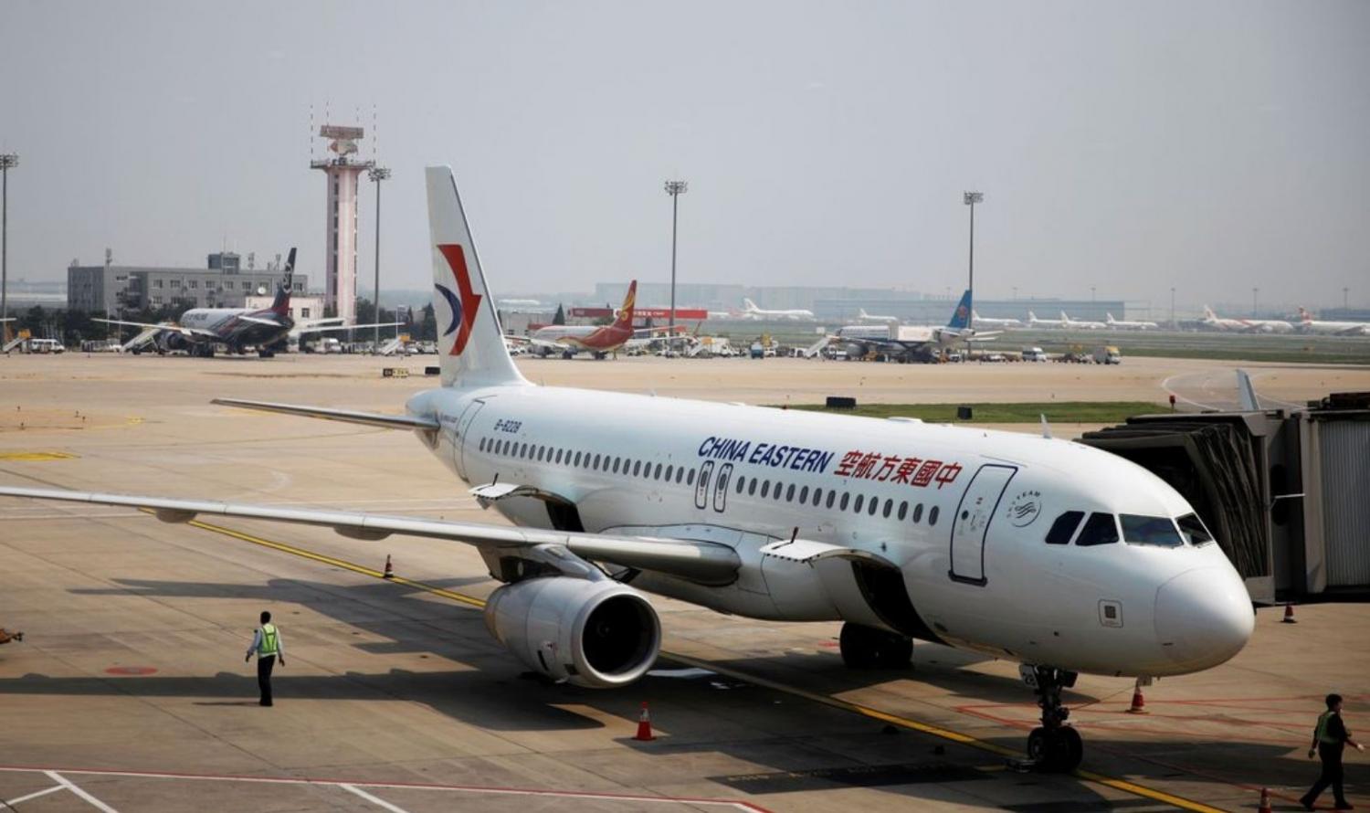 Avião da companhia aérea chinesa cai com 132 pessoas a bordo