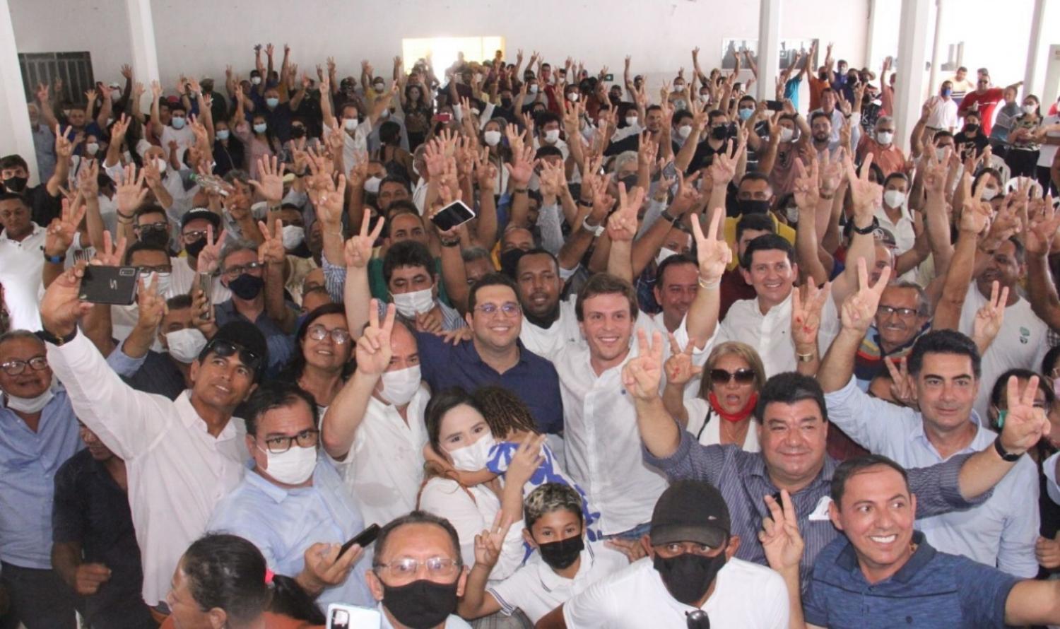 Cumprindo agenda em Cabrobó, Miguel Coelho recebe apoio oficial do vice-prefeito Dr. Lucas Novaes