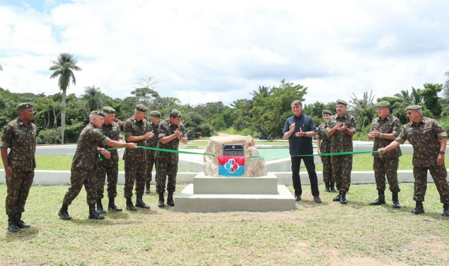 Em Pernambuco, Presidente lança pedra fundamental de Escola de Sargentos do Exército