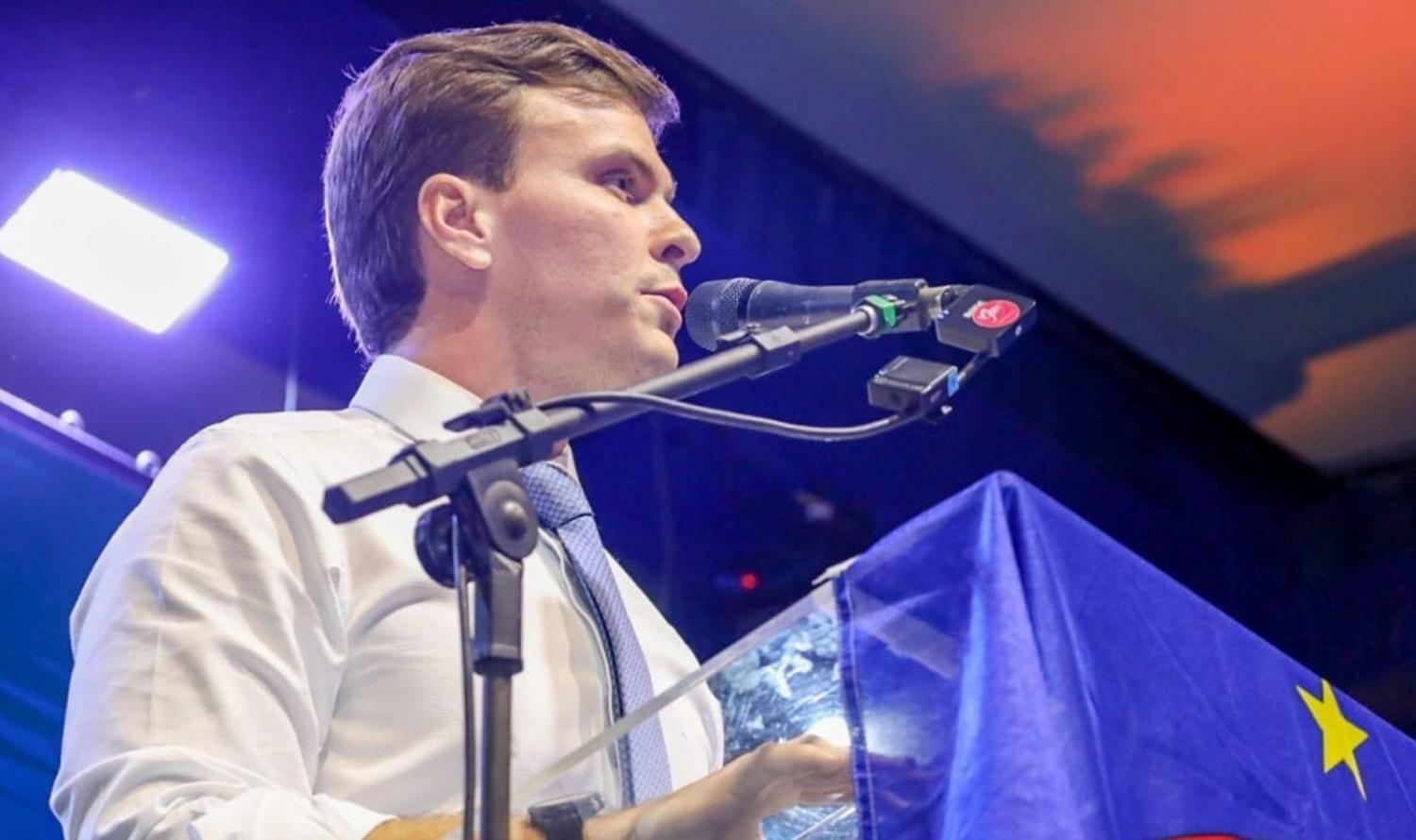 Miguel Coelho renuncia à prefeitura de Petrolina para concorrer ao governo de PE