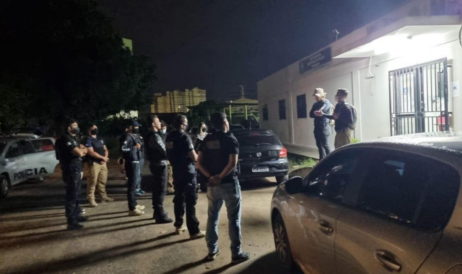 Operação da Polícia Civil de combate a roubo a carros-fortes cumpre sete mandados de busca e apreensão no Sertão de PE