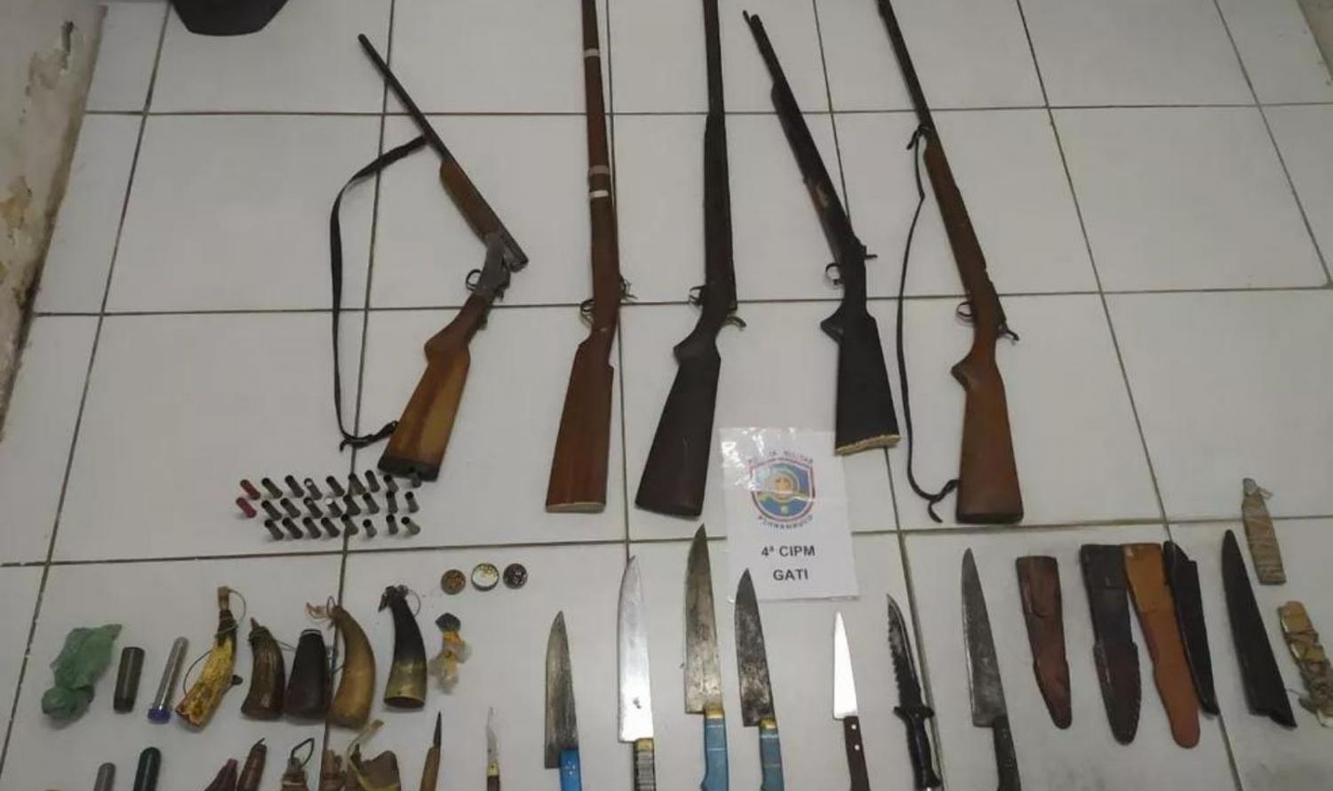 Cinco homens são presos por porte ilegal de armas em Tacaratu, PE