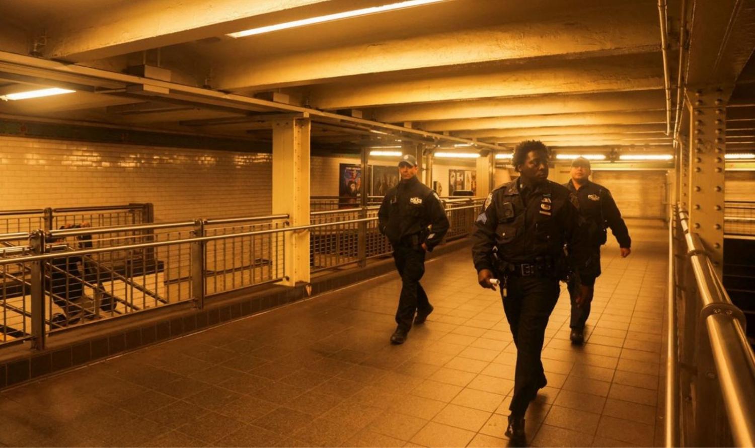 EUA: atirador detona bomba de fumaça e deixa 16 feridos em metrô