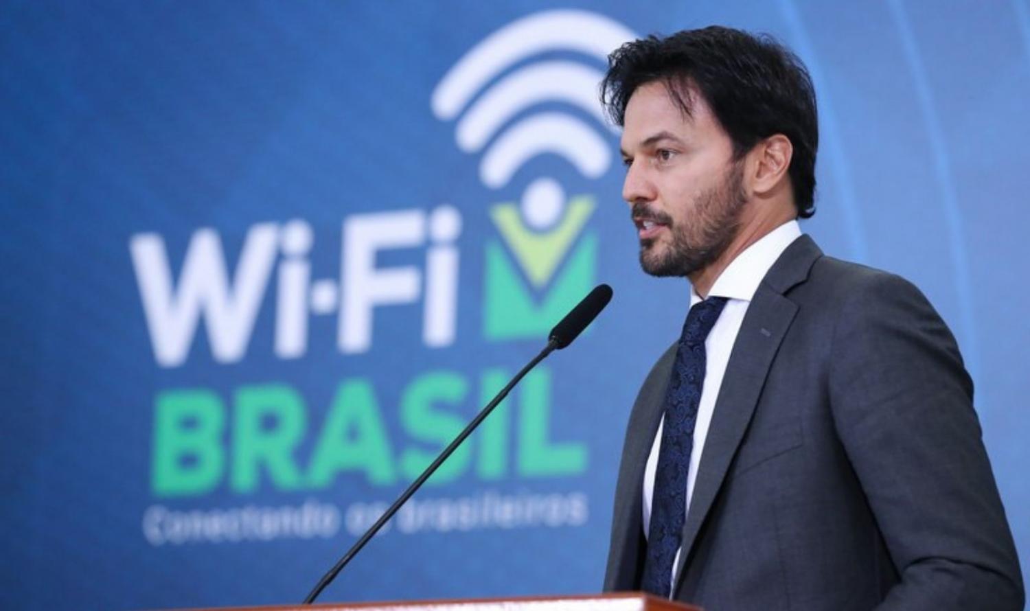 Governo Federal vai instalar 12 mil pontos de internet em escolas públicas