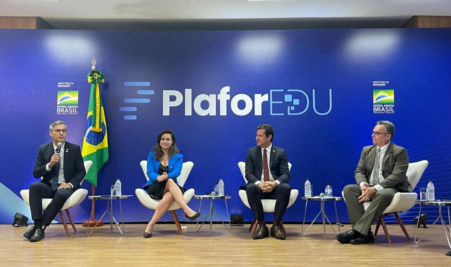 MEC lança plataforma virtual para formação de professores