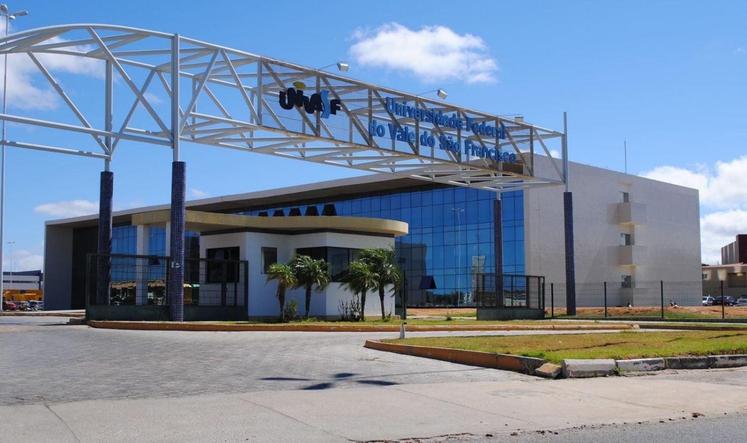 Univasf abre concurso público para professor efetivo com 50 vagas