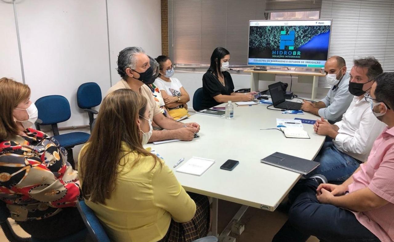 APAC e HidroBR realizam reunião para apresentar projeto de regularização de barragens, no Sertão de PE