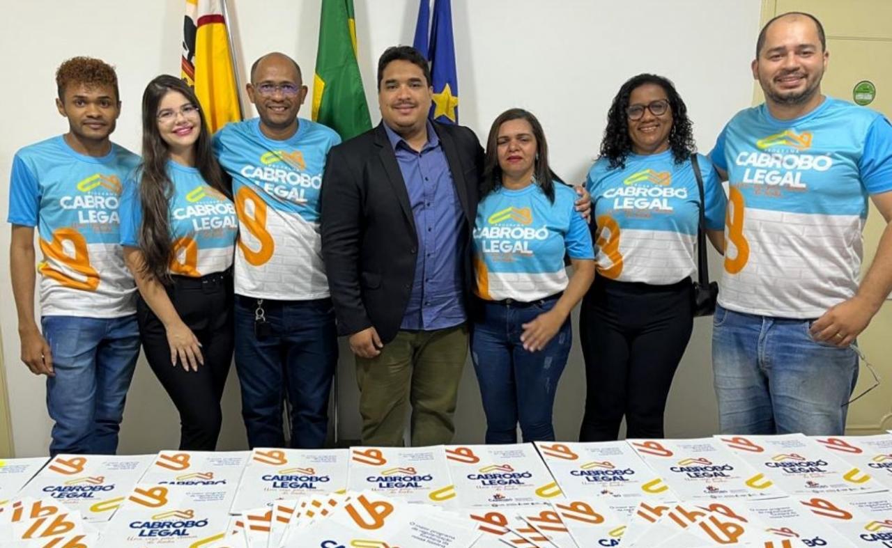 Prefeito de Cabrobó anuncia entrega de escrituras de casas do bairro Santa Rita