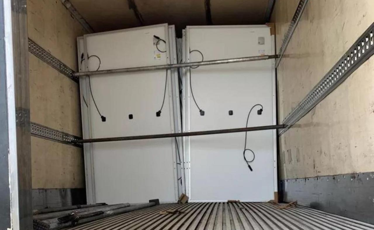 Carga de placas solares roubada em João Pessoa, na PB, é recuperada pela PRF em Sertânia, PE