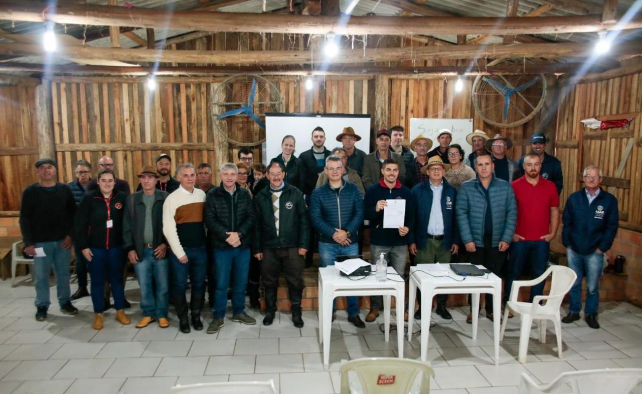 Prefeito de Triunfo assina Lei que institui o Programa Emergencial para apoio aos bovinicultores de Leite