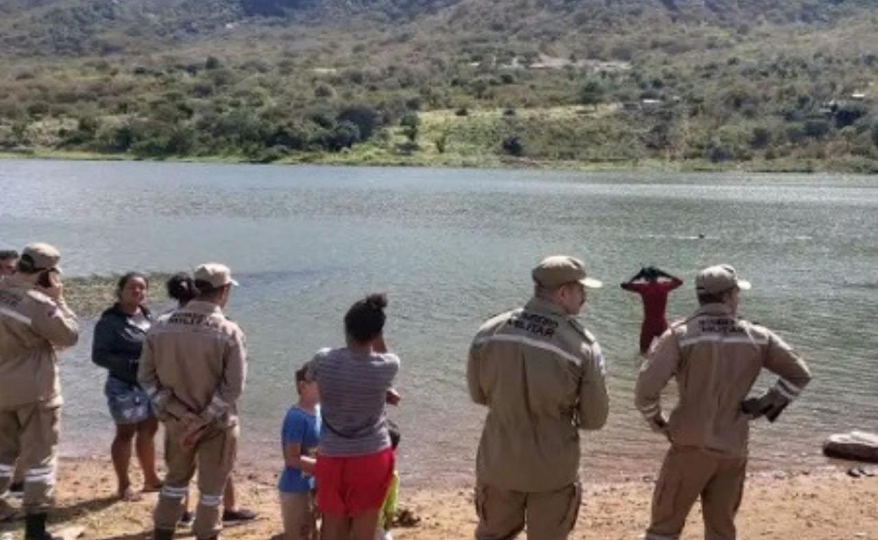 Bombeiros resgatam corpo de jovem que morreu afogado em barragem de Serra Talhada, PE