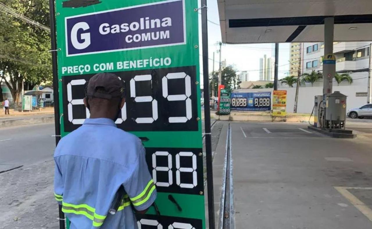 Governo de Pernambuco anuncia redução de ICMS sobre combustíveis