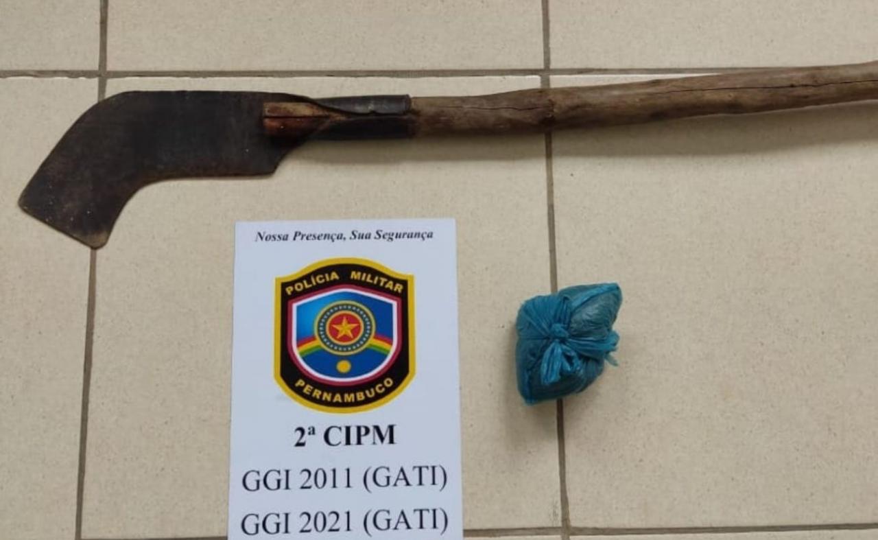 Homem é preso após tentar matar ex-companheira a golpes de foice em Cabrobó, PE  