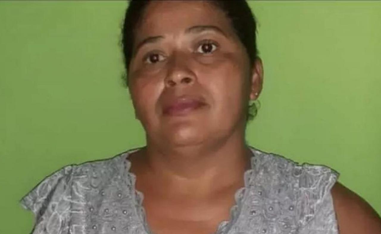 Mulher é morta a golpe de faca após tentar defender a filha em Palmeirina, PE