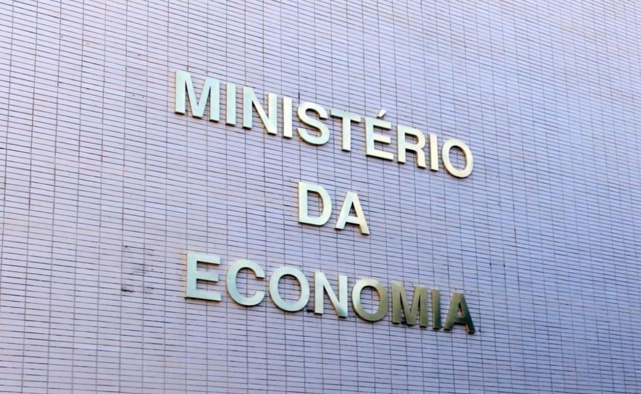 Governo reduz IPI de produtos fabricados no Brasil