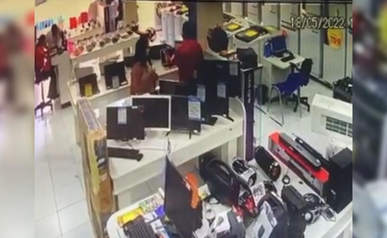 Polícia prende integrante de quadrilha que furtou lojas de celulares e eletros em Salgueiro, PE