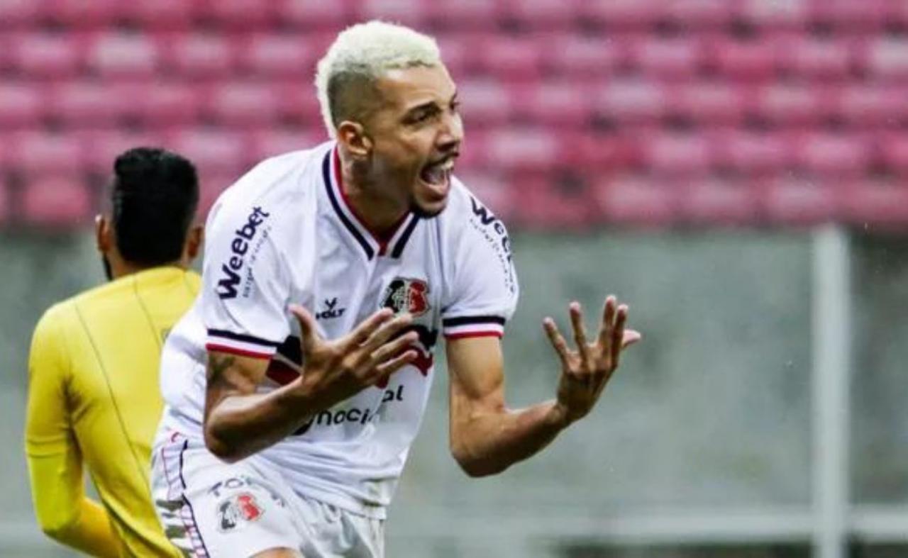 Santa Cruz vence o Retrô e mantém sonho do acesso 