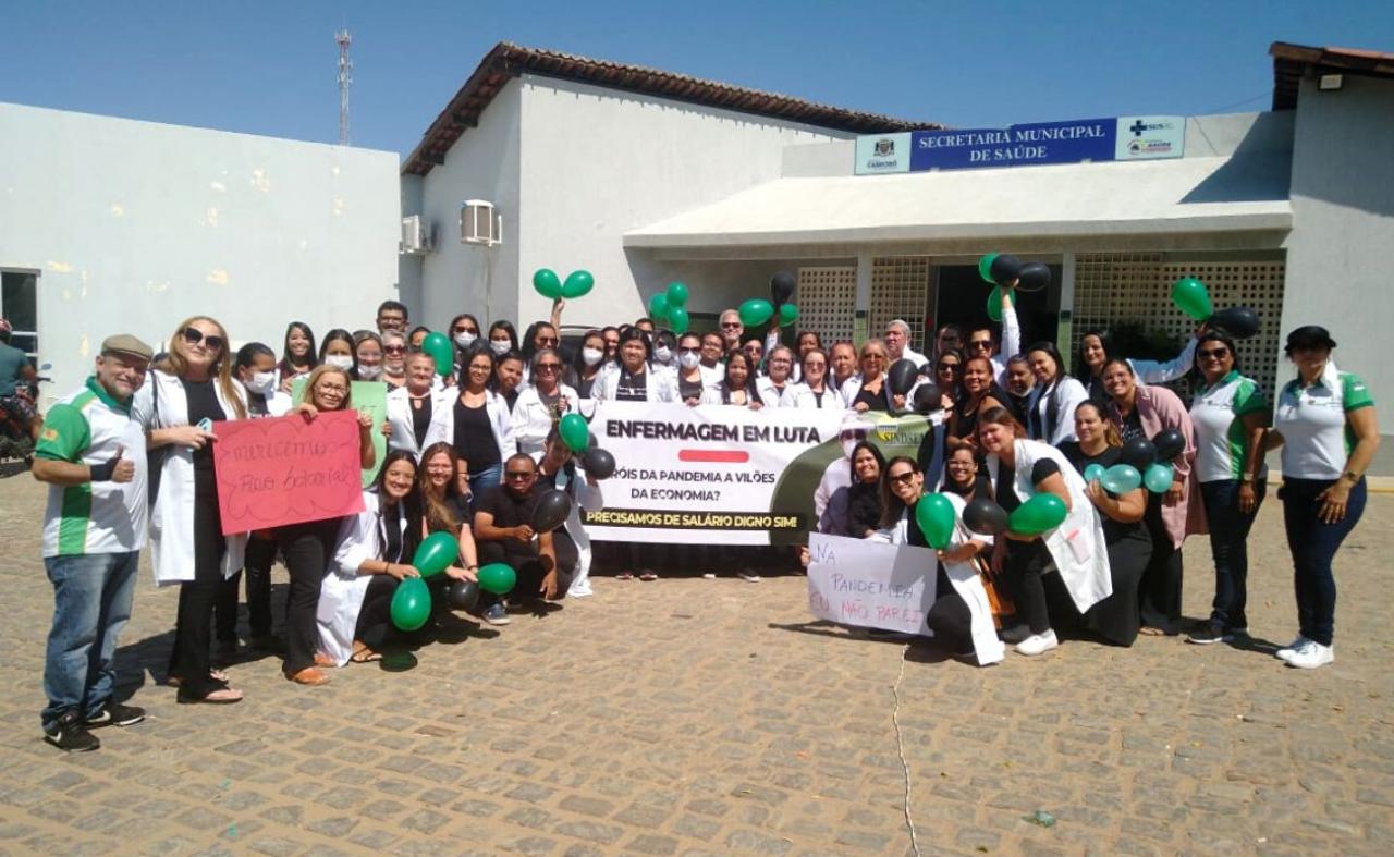 Enfermeiros realizam protesto em defesa do piso salarial em Cabrobó, PE