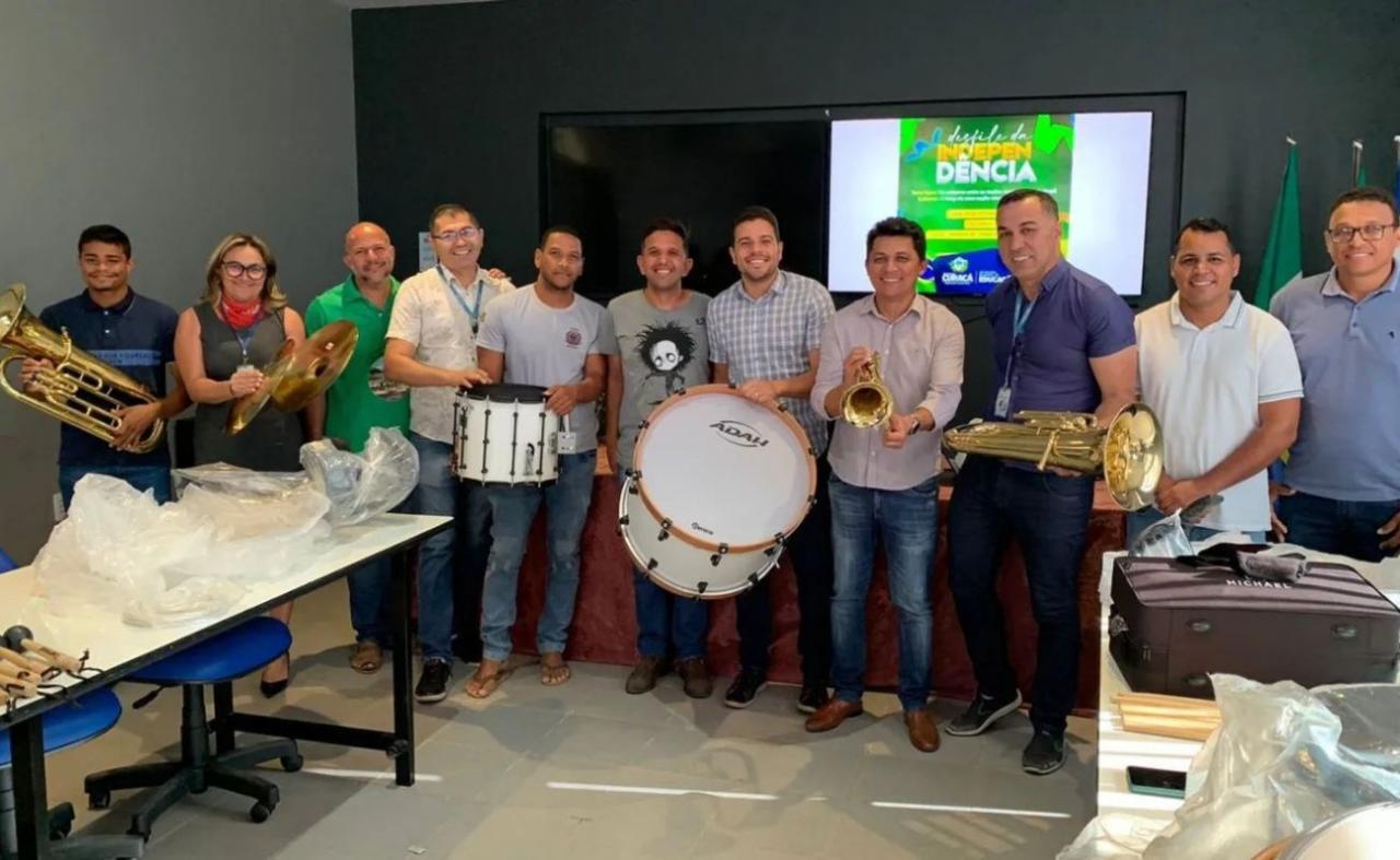 Governo de Curaçá realiza a entrega de novos instrumentos musicais para grupos de Fanfarras