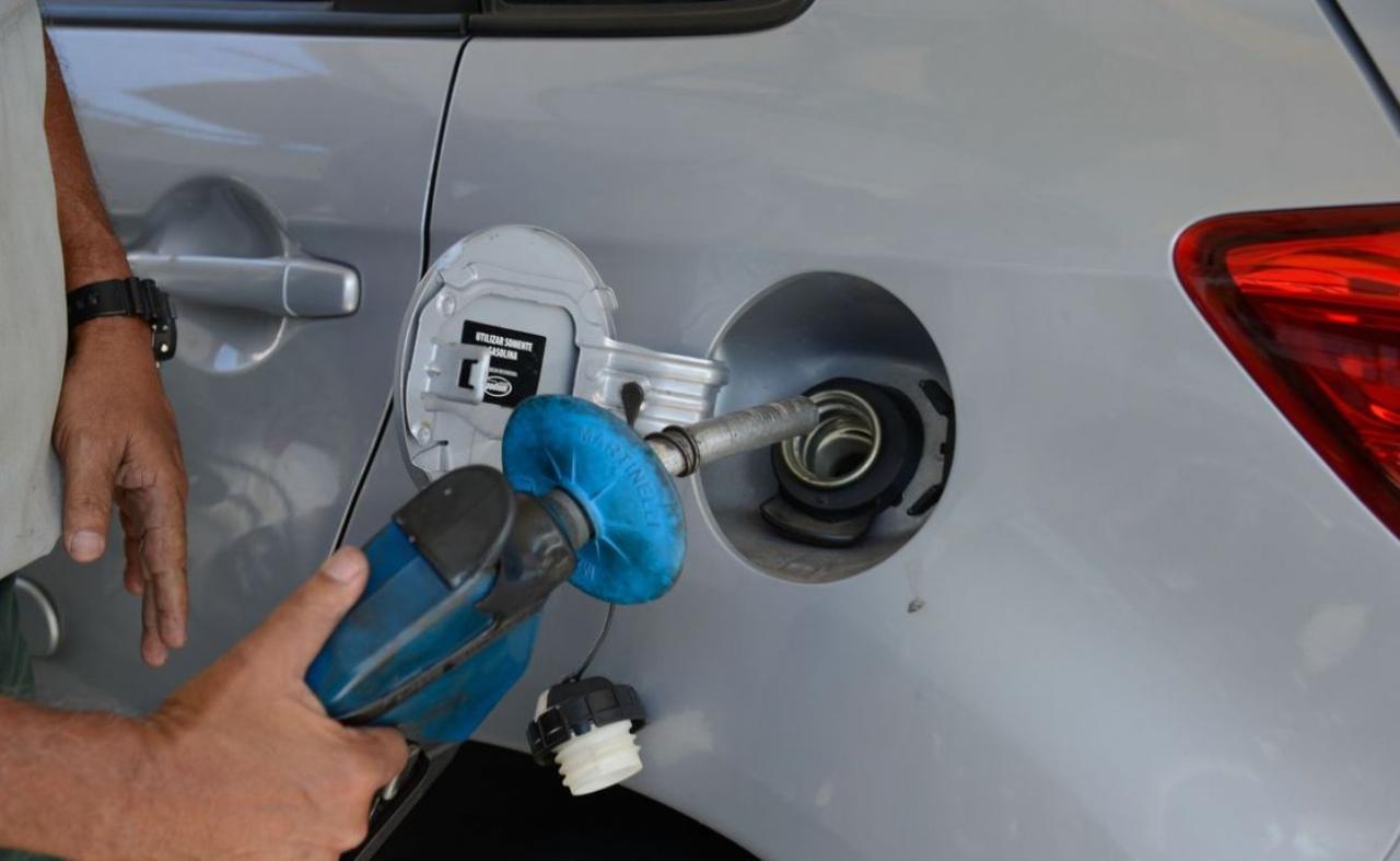 Petrobras reduz litro da gasolina em R$ 0,25 nas distribuidoras